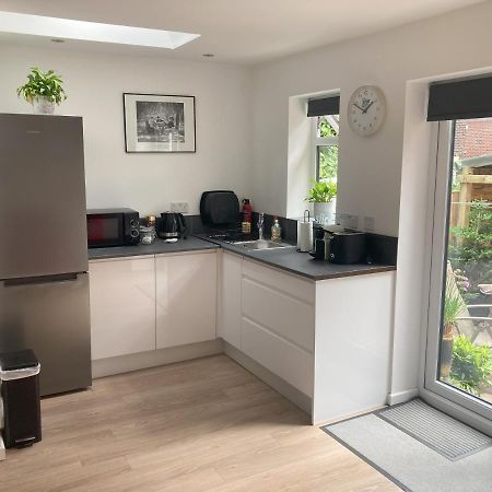 Beautiful Detached Private Annex In Great Location Apartment Manchester Ngoại thất bức ảnh